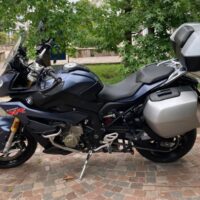 AUTOMOTORES Y MOTOCICLETAS
