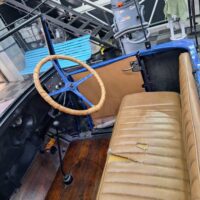 AUTOMOTORES Y MOTOCICLETAS