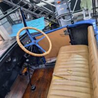 AUTOMOTORES Y MOTOCICLETAS