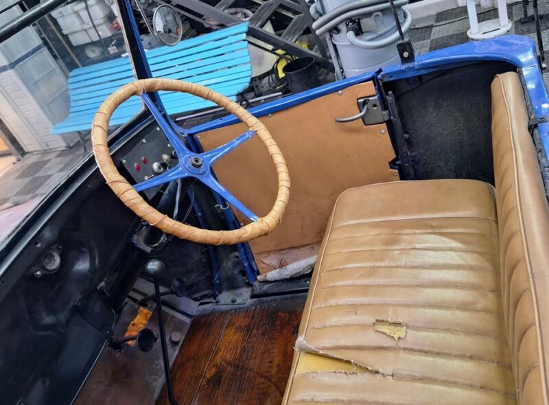 AUTOMOTORES Y MOTOCICLETAS