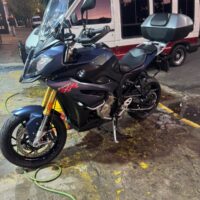 AUTOMOTORES Y MOTOCICLETAS