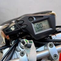 AUTOMOTORES Y MOTOCICLETAS