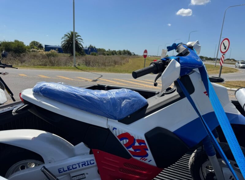 AUTOMOTORES Y MOTOCICLETAS