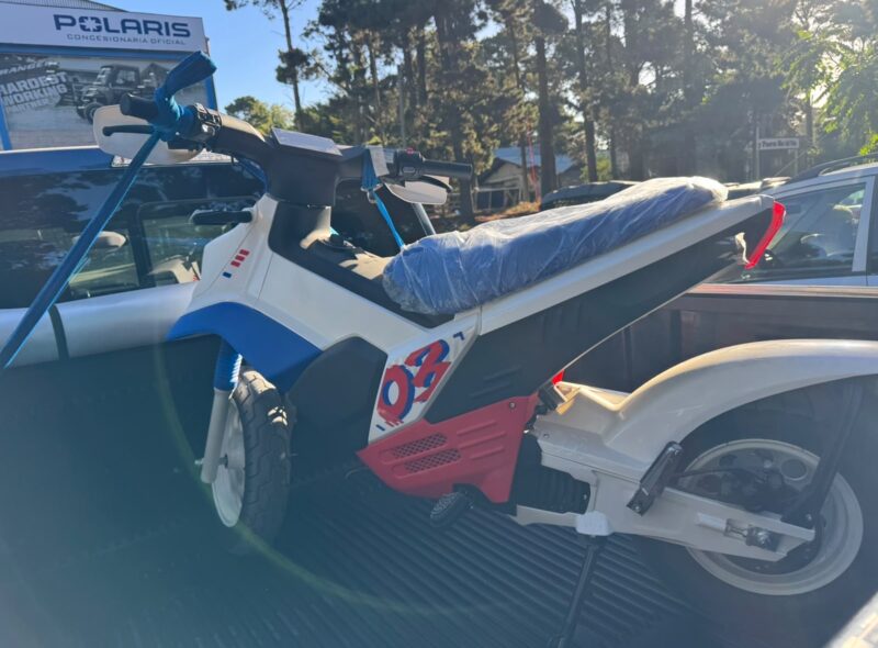 AUTOMOTORES Y MOTOCICLETAS