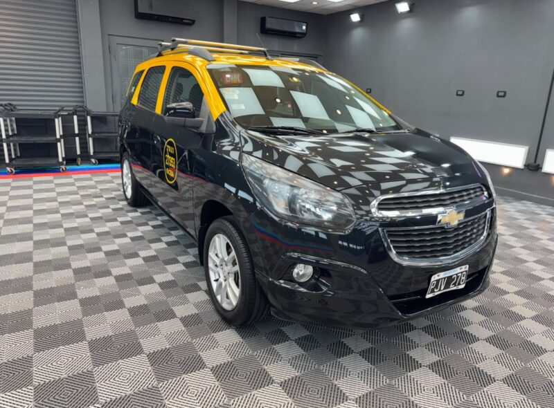 AUTOMOTORES Y MOTOCICLETAS