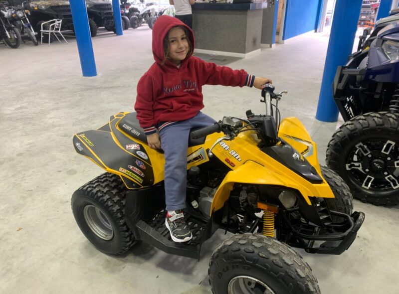 AUTOMOTORES Y MOTOCICLETAS