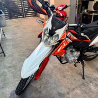 AUTOMOTORES Y MOTOCICLETAS
