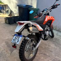 AUTOMOTORES Y MOTOCICLETAS