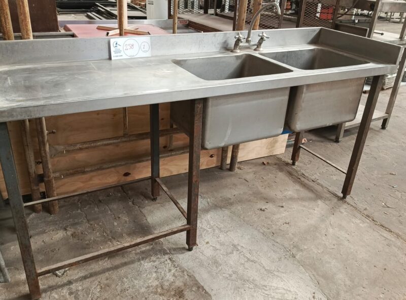 EQUIPAMIENTO GASTRONÓMICO POR C/O LA PR