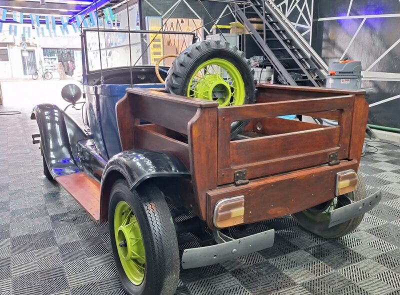 AUTOMOTORES Y MOTOCICLETAS