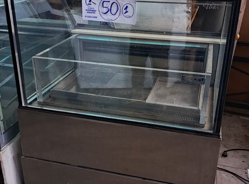 EQUIPAMIENTO GASTRONOMICO POR C/O DE IMPORTANTE CADENA CAFETERIA HELADERIA