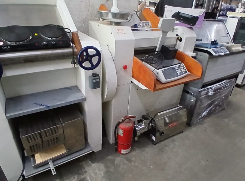 MAQUINARIA  y EQUIPAMIENTO GASTRONOMICO / BAZAR  NUEVA Y USADA