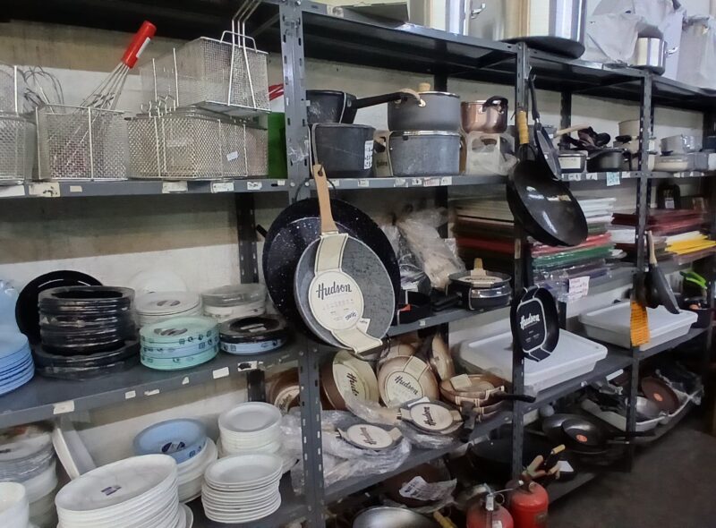MAQUINARIA  y EQUIPAMIENTO GASTRONOMICO / BAZAR  NUEVA Y USADA